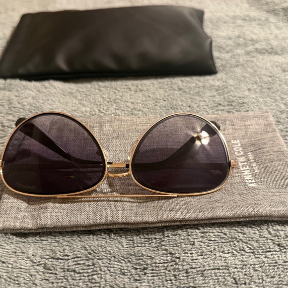 KENNETH COLE WOMENS SUNGLASSES GOLD  AVIATOR, NWT - Picture 1 of 7